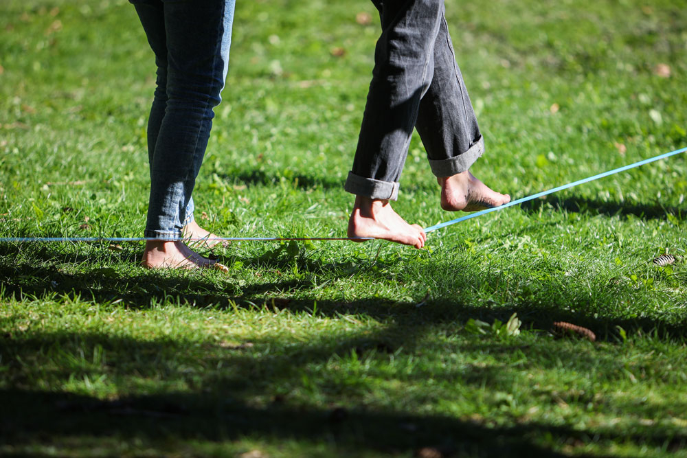 Ateliers Slackline II Credit Marie Lachaud web - Houle Douce Association de spectacles aériens